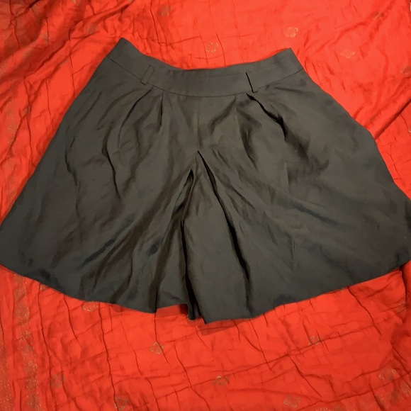 Catrinet navy wide leg pleated shorts - M - Picture 4 of 5